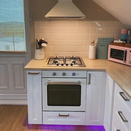 Апартаменты The Blue Door Портну