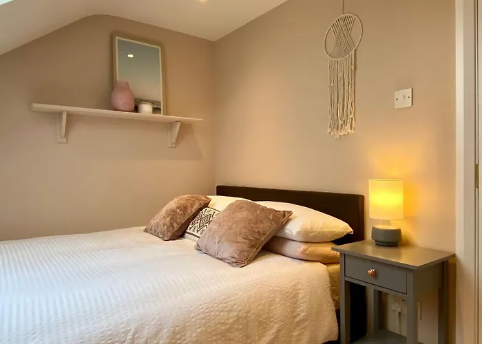 The Blue Door 아파트