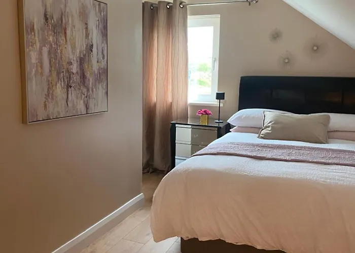 아파트 The Blue Door